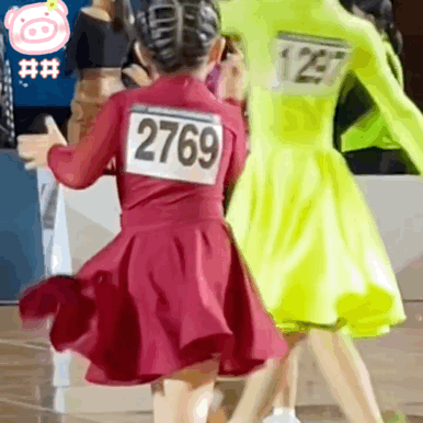 mini辣目洋子跳舞gif表情包