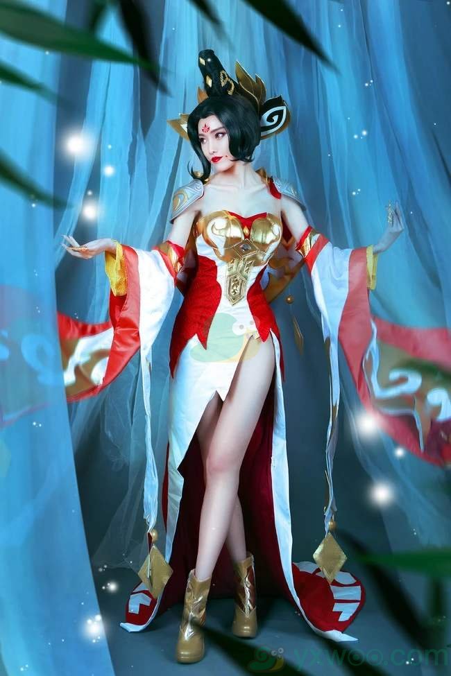 《王者荣耀》武则天尼克斯神谕去衣真人cos图